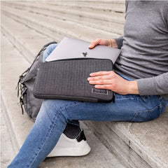 Custodia Stark Sleeve per MacBook 15" e 16" - Nero Fumo