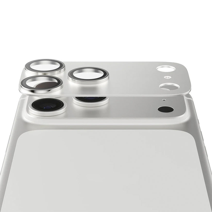 PanzerGlass Fender - Protezione per la fotocamera di iPhone 17 Pro Max argento