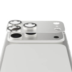 PanzerGlass Fender - Protezione per la fotocamera di iPhone 17 Pro argento