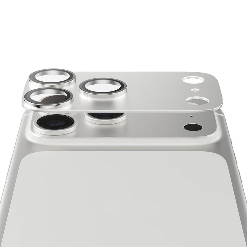 PanzerGlass Fender - Protezione per la fotocamera di iPhone 17 Pro argento