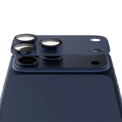 PanzerGlass Fender - Protezione per la fotocamera di iPhone 17 Pro Max blu profondo