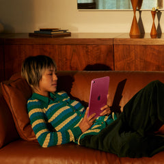 iPad_A16_Cellular_Yellow_PDP_Image_Position_6__ITIT