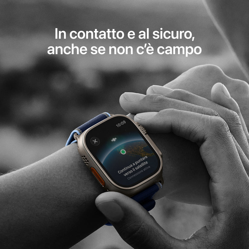 Apple_Watch_Ultra_3_49mm_LTE_Natural_Titanium_Trail_Loop_Blue_Bright-Blue_PDP_Image_Position_4__ITIT