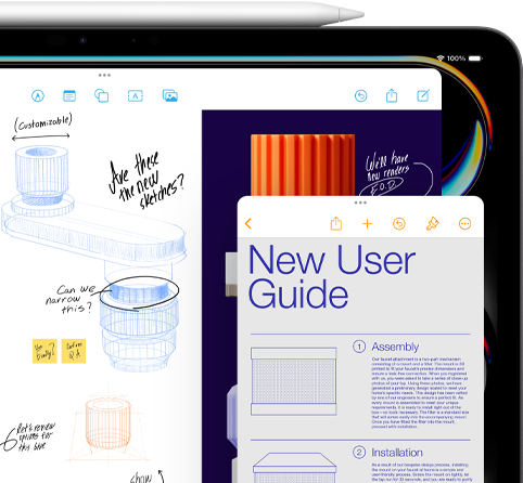 Schermo di un iPad che mostra una finestra di Freeform con degli schizzi di parti meccaniche di un prodotto, e una finestra più piccola di Note con le istruzioni; sopra l’iPad c’è una Apple Pencil