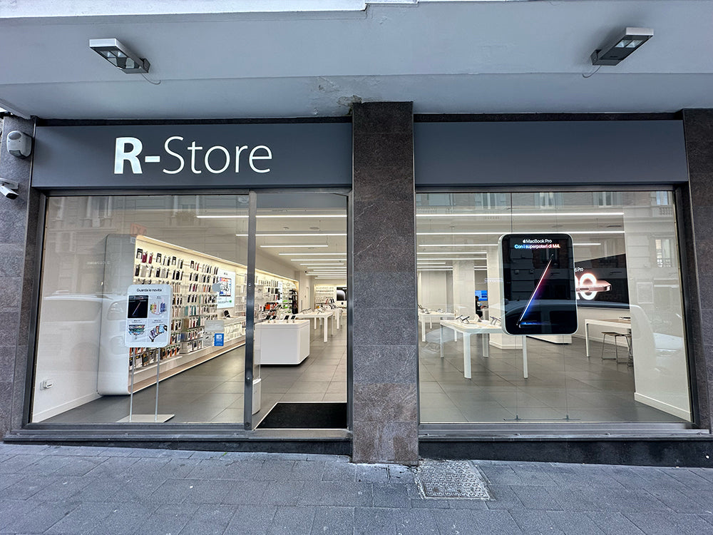 R-Store Napoli Chiaia Foto 1